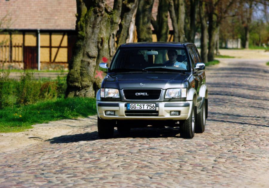  Opel Monterey 3.5 V6 Limited 1998 года  (фото 19 из 36)
